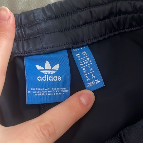 ADIDAS SATIN NAVY BLUE CAPRIS TRACK PANTS - Picture 6 of 6